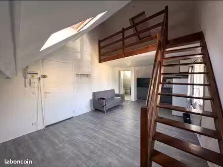 location studio meublé