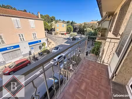 studio 1 pièce 32 m²