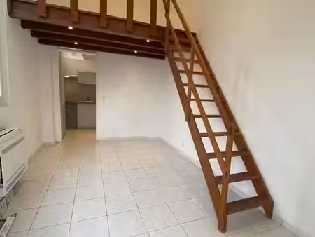 studio integralement renove au calme