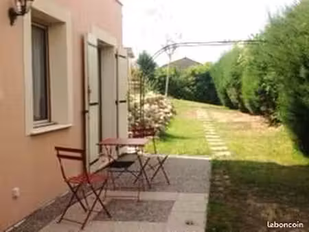 studio meuble au calme
