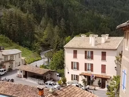 rigaud (06) · appartement 3 pièces de 65 m² avec balcon