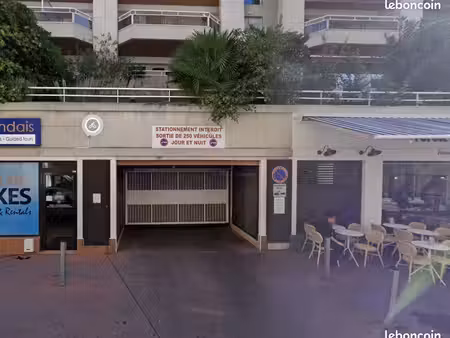 box fermé et sécurisé – nice centre  rue blacas – 15 m²