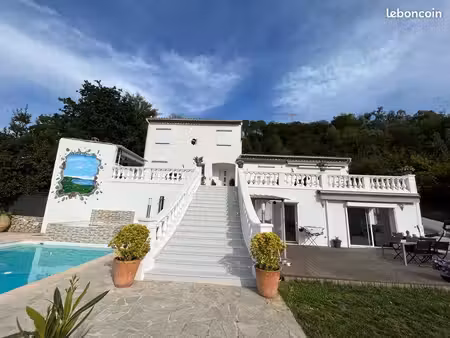 villa contemporaine  super cannes  250 m²