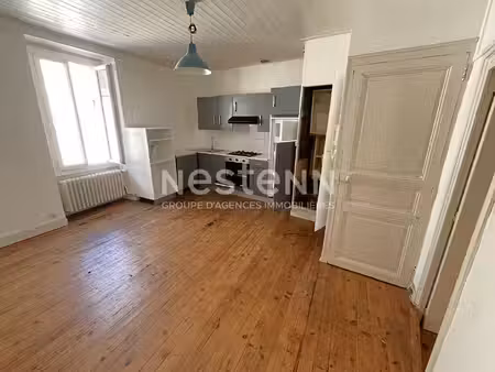 indre ; appartement atypique de 3 pièces  2 chambres  2 wc