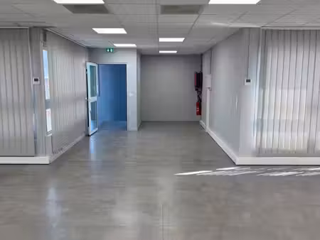 plateau de bureaux 122 m² climatisé et sécurisé  carros (06510)