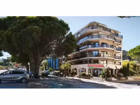 local commercial la napoule