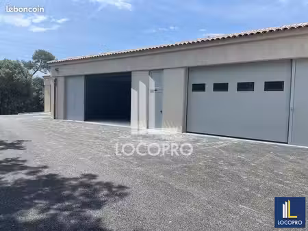 local d'activité 826 m²