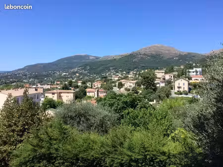 f2 meublé 49m² vence – terrasse & parking – chauffage & eau inclus