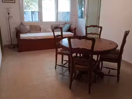 appartement t2/3 51 m² avec terrasse  2 parkings  cave & local – quartier prisé la signore