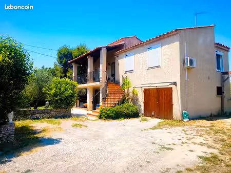 maison avec grand jardin + 83 m² de garage – 2 chambres ( possibilité 2 supplémentaires ) 