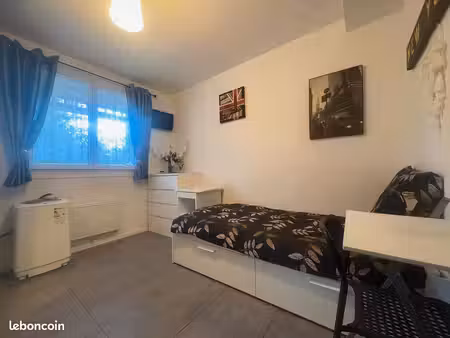 studio meublé 11 m² – vue sur parc – proche lyon perrache