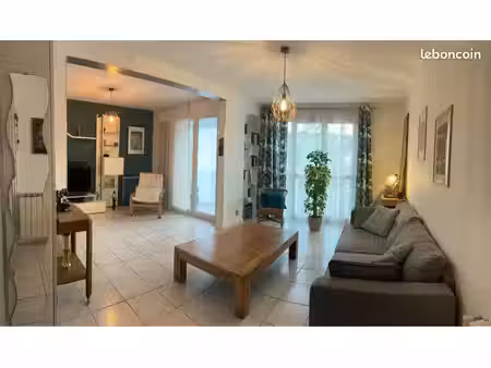 appartement t4/5 rénové 83m2 avec 2 loggias  cave et vue dégagée -résidence le clos idéal