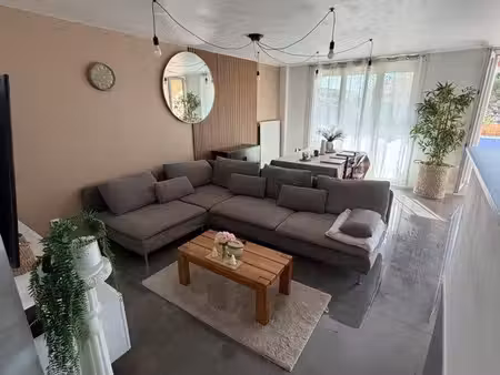 t3/t4 rénové 84 m² + balcon 9 m² – plein sud – vitrolles