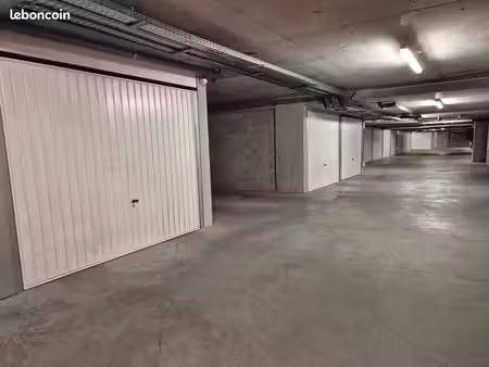 garage box fermé lyon 7 proche métro