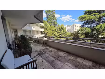 t3 - cellier  terrasse et parking - résidence de standing ch