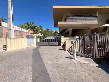parking à louer