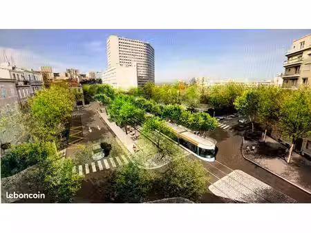 vends t2 place du 4 septembre