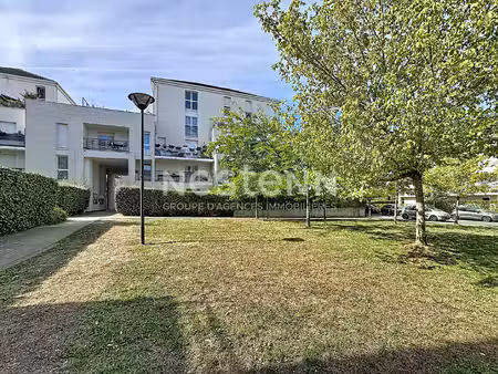 montigny le bretonneux - studio 24.86m² - quartier du village - box et cave