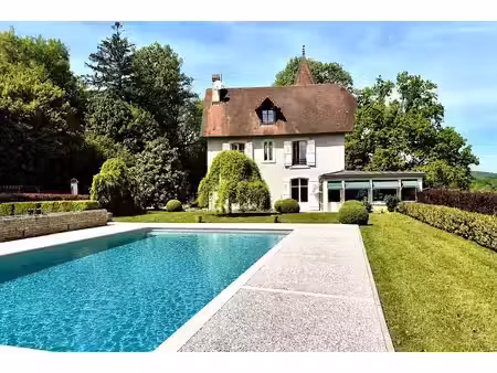 vente propriété 13 pièces 309 m² à geneuille (25870)  925 600 €