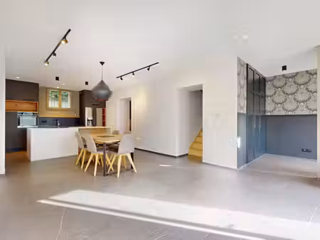 appartement familial de 167 93 m2 avec jardin à lovagny - le