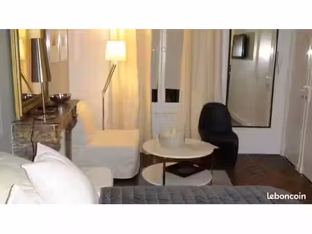 a louer studio meublé de 27 m²  paris 9ème  quartier trinité saint georges