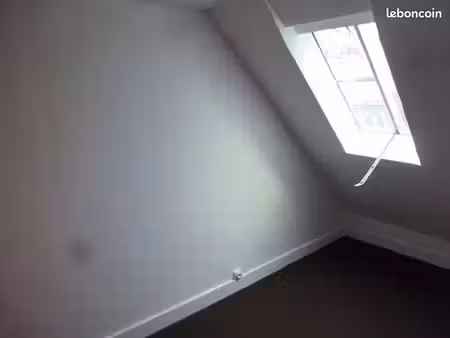 ⭐ loue bureau + cave dans chambre de service 6ème avec ascenseur - paris 9ème sur gens de 