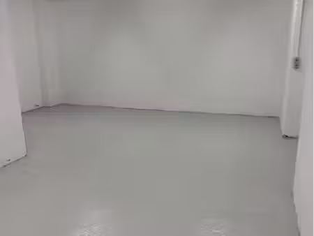 local de stockage 50 m² – canal saint-martin / république – accès parking et ascenseur