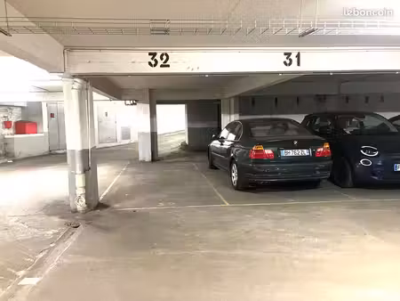parking 75017 carrefour avenue de wagram/rue de courcelles