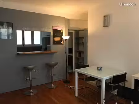 superbe 2p meublé 48m² dans immeuble art déco