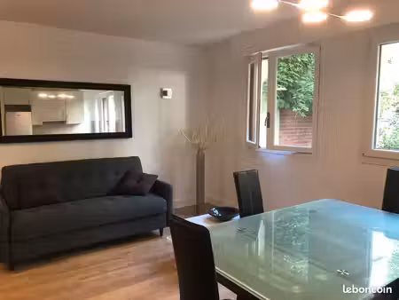 appartement en rez de jardin  2 pièces  paris 16  colocation possible  meublé et refait à 