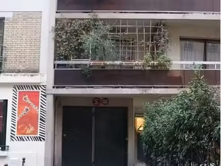box sécurisé 18 m2 paris vème