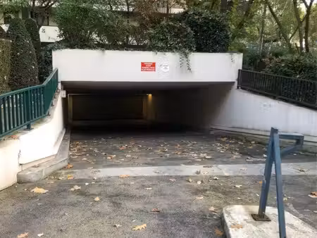 grand parking souterrain paris 17
