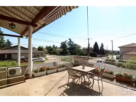 maison de 90m² habitables  élevés sur sous-sol