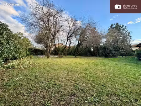 terrain à bâtir de 830 m² à mions (69)