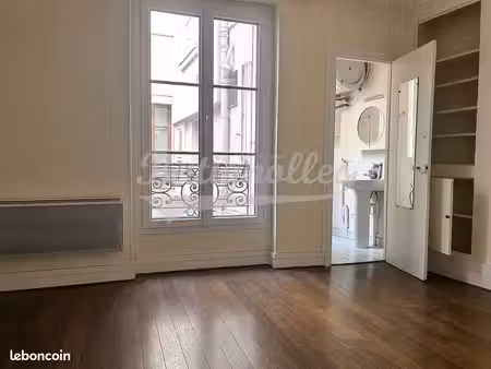 studio 2 pièces 30 m²