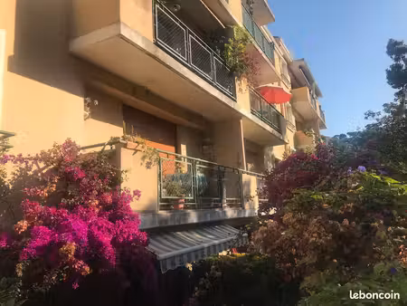 t4 cassis centre 77m2 2 balcons