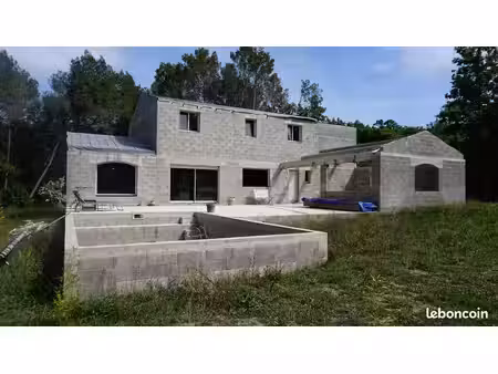 maison à finir 205m² + terrain 1600m²