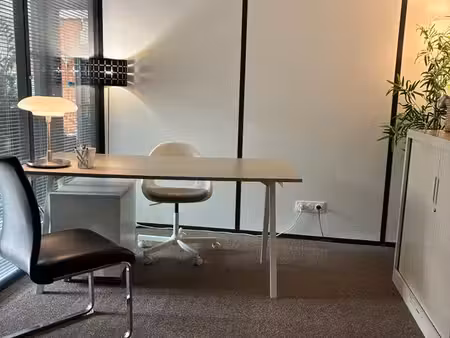 bureau meublé