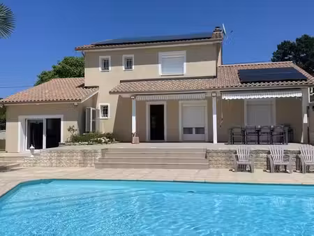 maison 6 pièces 198 m²