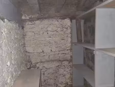 location grande cave préfecture avec plateforme de déchargement