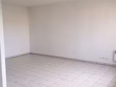 location appartement studio 34m2 cuisine équipée centre la tour de salvagny