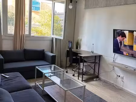 studio meublé et équipé