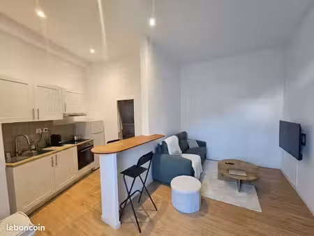 studio meublé neuf avec terrasse – endoume ?
