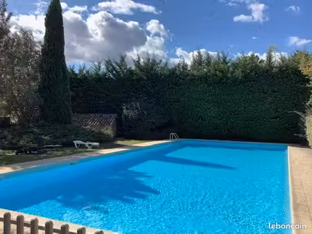 t2 de 43m2 meublé dans résidence calme de standing avec piscine et tennis