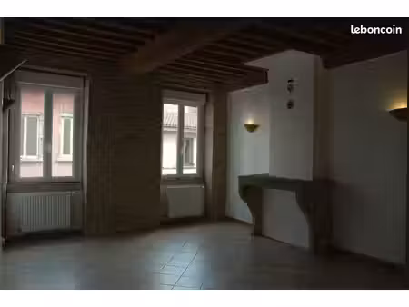 t2 « canut » xrousse non meublé 57m² grande rue de la croix-rousse 69004 lyon