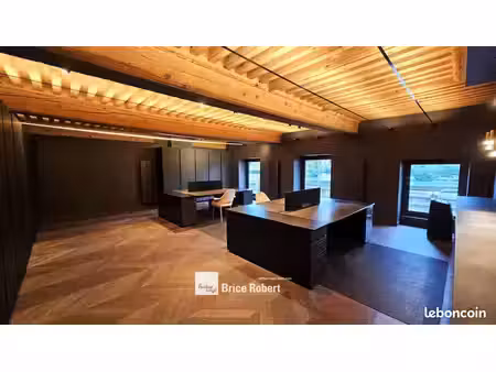bureaux 150 m²