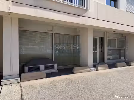 local 110 m² lyon