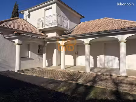 maison 5 pièces 165 m²