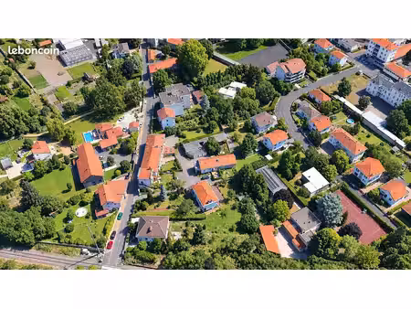 parking/box 240 m² riom