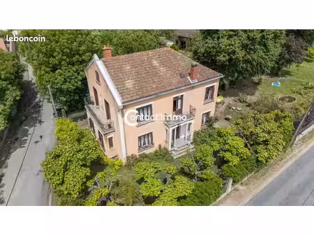 maison 7 pièces 210 m²